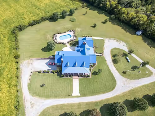 Genesis Country Estate-Secluded 7-Acre Luxury Prop. Ideal for Groups & Retreats