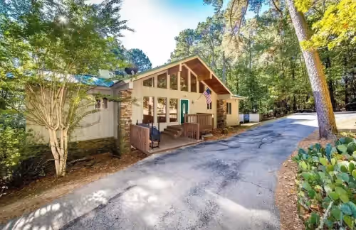 Luxury Family Lakefront Home on Greers Ferry Lake & at Tannenbaum Golf Course