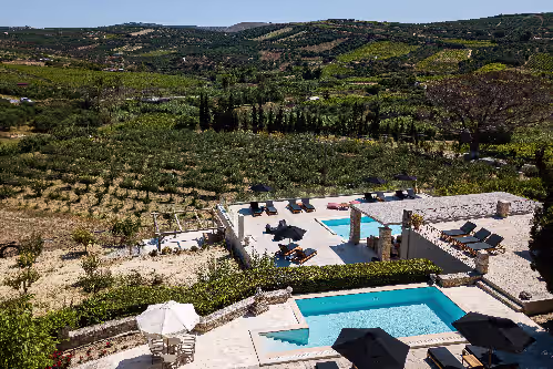 A Grand Estate, with 2 Pools, Gym & Tennis Court, photo 4