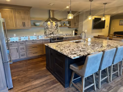 GRAND TRAVERSE GETAWAY Downtown luxury condo 3 blocks from the beach, sleeps 16.