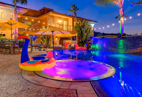ULTRA Exclusive Massive Dream Home! Pool+Spa+Views+Sleeps 30!