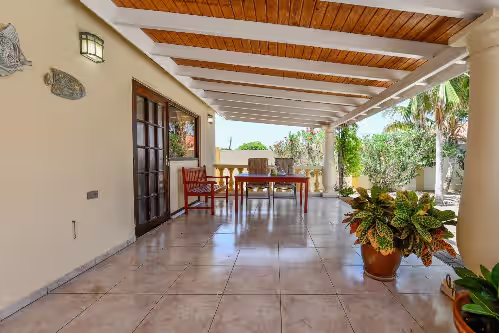 New Listing! Pool/Garden Oasis! 5bd/4bath total. Includes home w/ 2 Casitas, photo 3