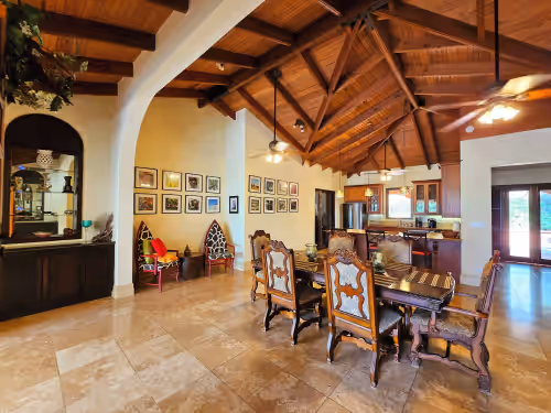 Dining at Beautiful Tropical Island Villa for big families and groups
