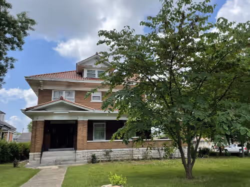 Historic Walnut Street  Huge Home 8 bedrooms 4 bath