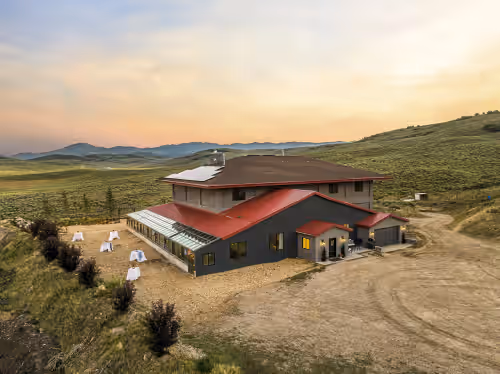 Browns Canyon Lodge - with an Indoor Hot Tub and Game Room-