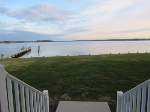 CH Waterfront Home w/ Dock, Pool, Sandy Beach, Kayaks, 5BR/3.5BA Sleeps up to 16, photo 4