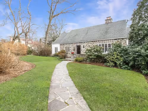 Family getaway.Commuter's Dream.Weddings&Events.Content House.Luxury Smart Home