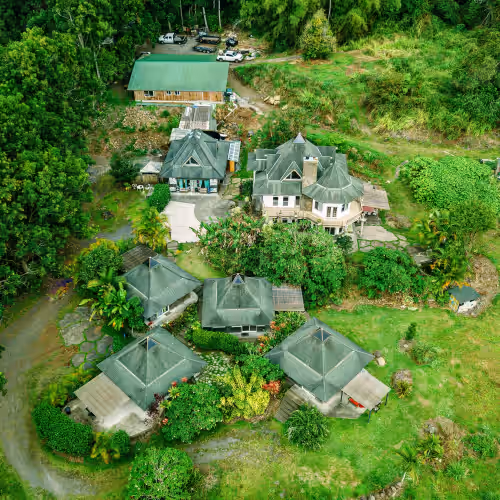 The Secret Manor, photo 2
