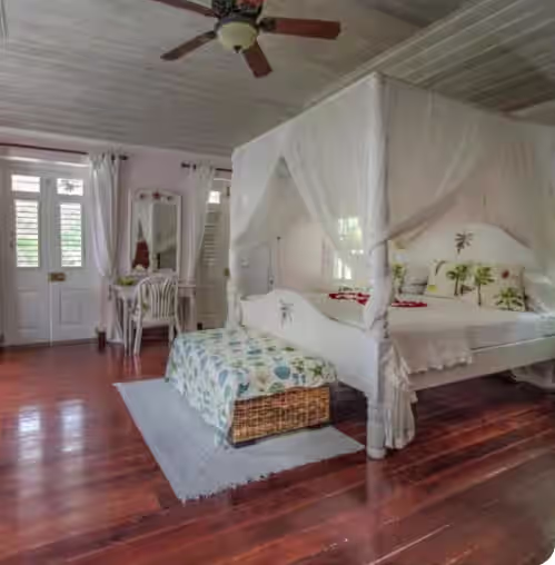 9-bedroom 18 th century plantation house with yoga , Riding , a paradise retreat, photo 4