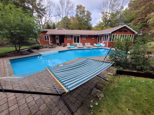 Hemlock Estate: Indoor Hot Tub, Heated Pool, Game Room; Spacious, Ski & More, photo 2