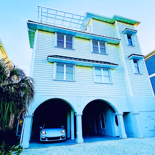 BEAUTIFUL LUXURY OCEANFRONT HOME!!! Sleeps 25, Elev, pool & rooftop deck. 7B/7B.