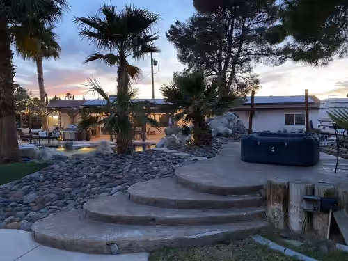 1 ACRE Ranch Style, Outside Bar, Maid, room for RVs, Cars, Campfire, photo 4