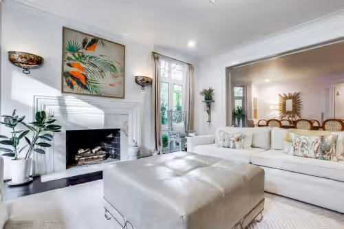 Living area at Luxury Accommodations. Spacious Villa Home