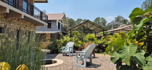 Tinyhouses and Tropical Gardens Con Paisaje a la Montaña, a 25 min del Airport, photo 2