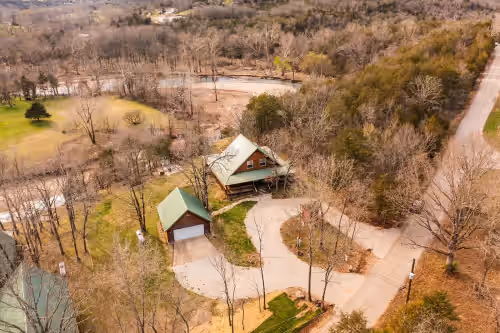 Eagles Roost.  Wifi & Dog Friendly.  Covered porch & upper Deck w/ Sunset Views