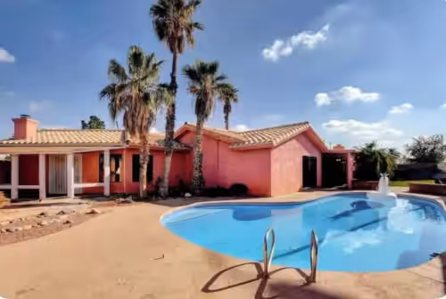 Minutes to Strip-swimming pool, golf, ping pong, pool table, games and more, photo 3