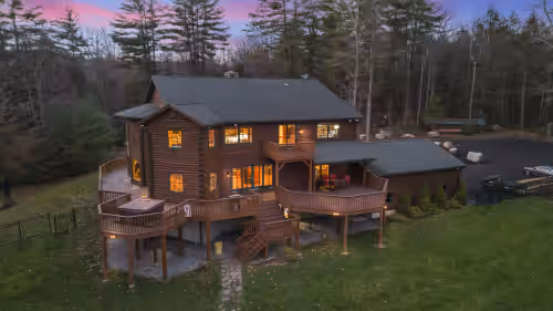 Stunning Retreat on 62 Acres, 7000 sq ft, Pool and Hot Tub