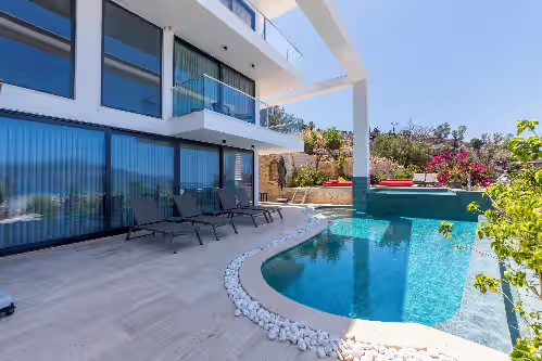Luxury Villa in Kalkan, Steps to Beach and Sea Views from Every Room, photo 3
