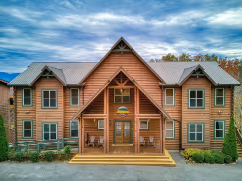 BIG MOOSE LODGE! 16 Bedrooms, LOADED!