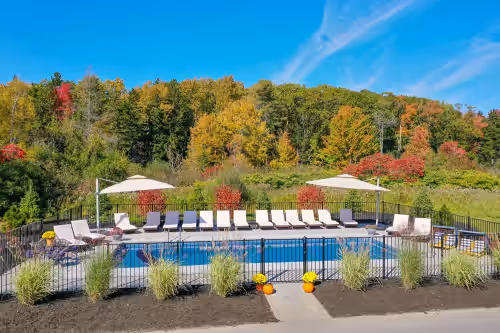 HEATED SALTWATER POOL, Pickleball. Higgins Beach Estate~sleeps 32. 12 min to DT