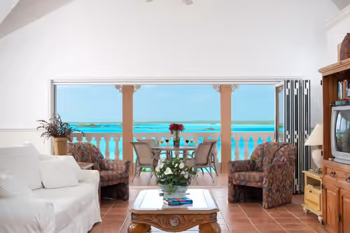 2 acre Waterfront  Estate (unbelievable views, 2 Pools, Kayaks,)