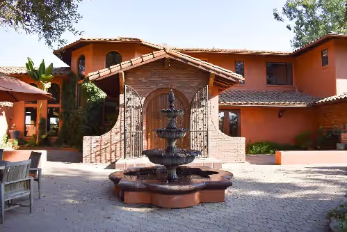 Wine Country Ranch Retreat, pool, hot tub, 8 BDRMS, sleeps 18, 2 hrs from SF