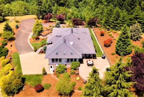 New Listing - Breathtaking vacation/work remotely in wine country!