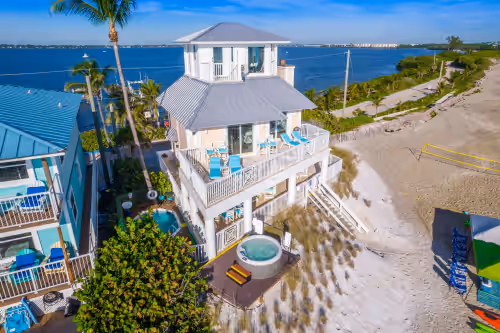 Twin Beaches: 2 houses ON the ocean/ON the river +Private Docks,Hot Tubs & More, photo 3