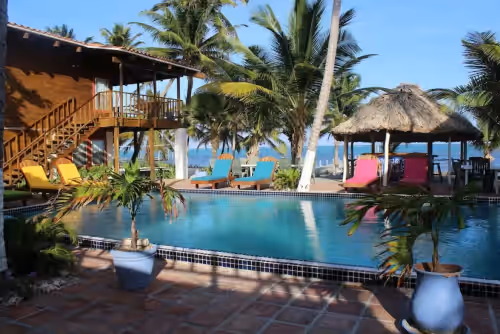 Sundiver Beach Resort - Your Own Private Retreat - Priced for 24 guests!