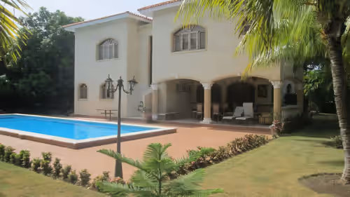 8BD villa complex in beachfront residence, guest-friendly, fully equipped
