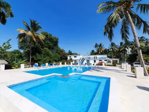 Superb mansion, now bigger and better! Expanded with 12 bedrooms