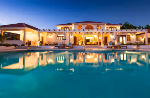 VILLA ALEGRIA: BEST VIEWS IN ANGUILLA & 60 SECONDS TO BEACH + POOL, JACUZZI, GYM