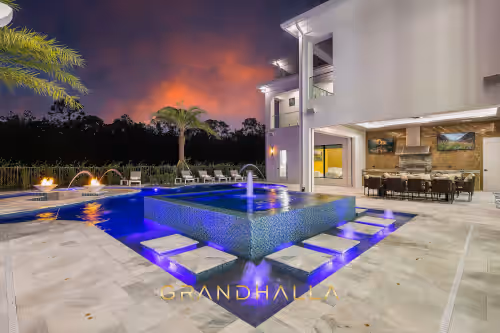 Pool at Grandhalla