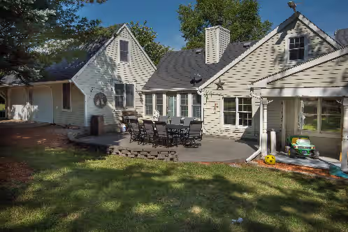 AMAZING & A PARTY BARN… HOT TUB, PL TBl, PNG PNG, & ARCADE! ACCESS TO POOLS!