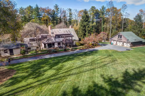 Historic 8 BR Tudor on 3 1/2 Acres. Private estate and beautiful setting, photo 4