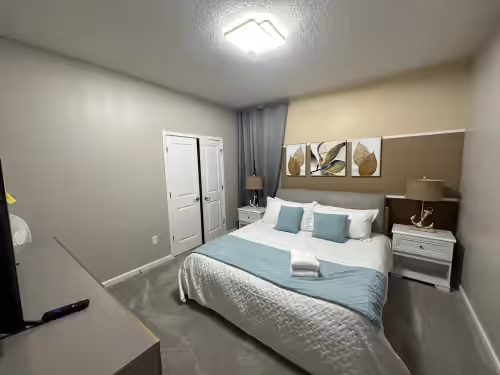 New Deluxe Features 15BR 17BA/ Pool/ Pool Table/ Golf Course/ Near Disney