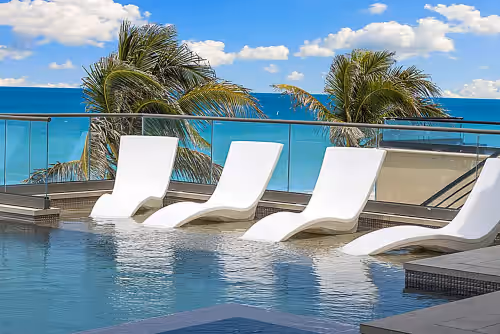Luxe Beachfront Mansion, photo 4