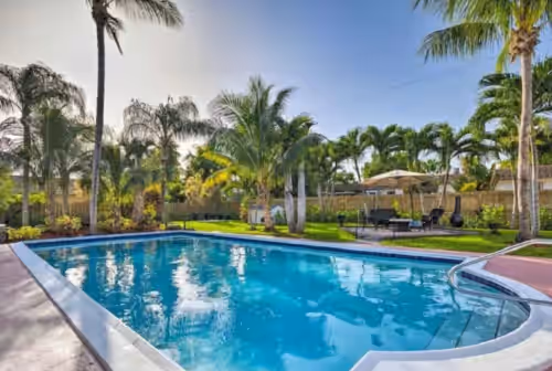 7 Bedroom Mini Resort with Pool!