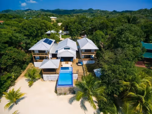 Beachfront Villa with Infinity Pool Private Dock, photo 3