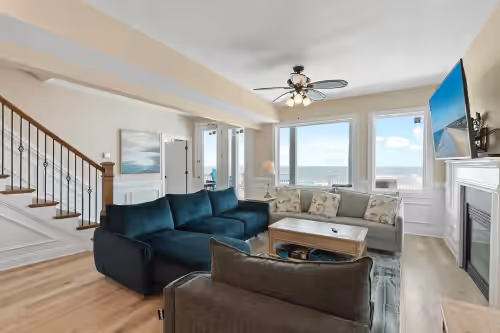 Renovated Beachfront Home, photo 2