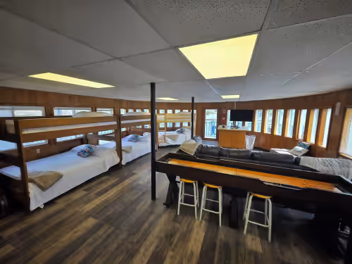 FLOATING HOUSE on Flathead Lake, kayaks, rooftop decks, watercraft rentals!