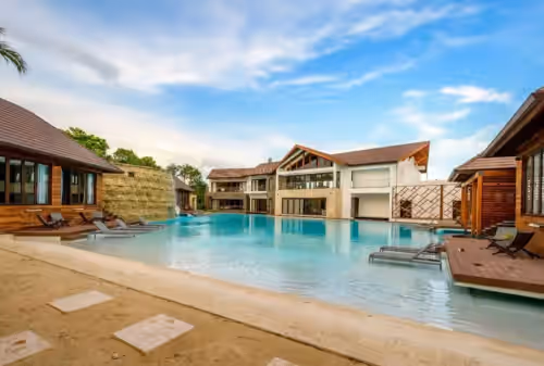 Resort Style Villa with Swim Up Bungalows in Casa De Campo