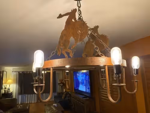 1 ACRE Ranch Style, Outside Bar, Maid, room for RVs, Cars, Campfire, photo 2