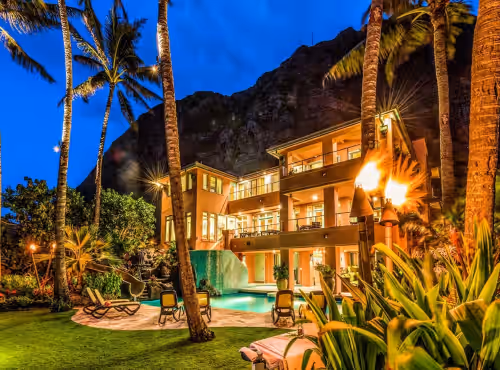 Royal Hawaiian Estate - Luxury Estate~Spectacular Location~Heated Pool~Private Beach Access!