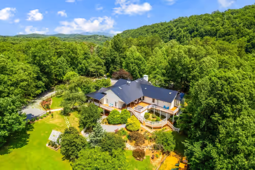 NEWLY & FULLY RENOVATED! 4/6 Lux 5 Acre Estate, Event Barn, Chapel, Reception Rm