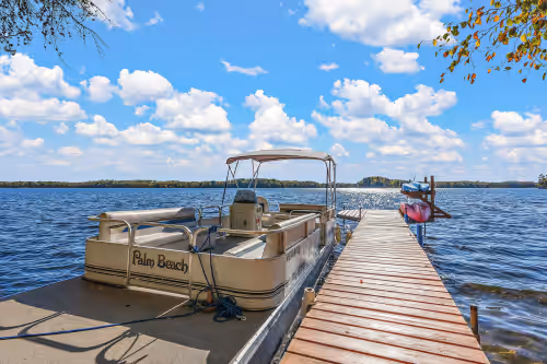 Lake Home - 6 bedrooms, 4 bath, sleeps 12 guests - also includes 24 foot pontoon boat