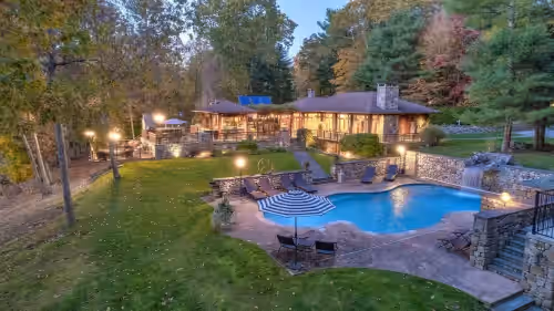 Hollow Brook Estate
