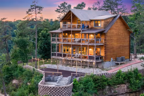 Cozy lodge sitting high in the sky, overlooking Red River Gorge Geological Area, photo 2