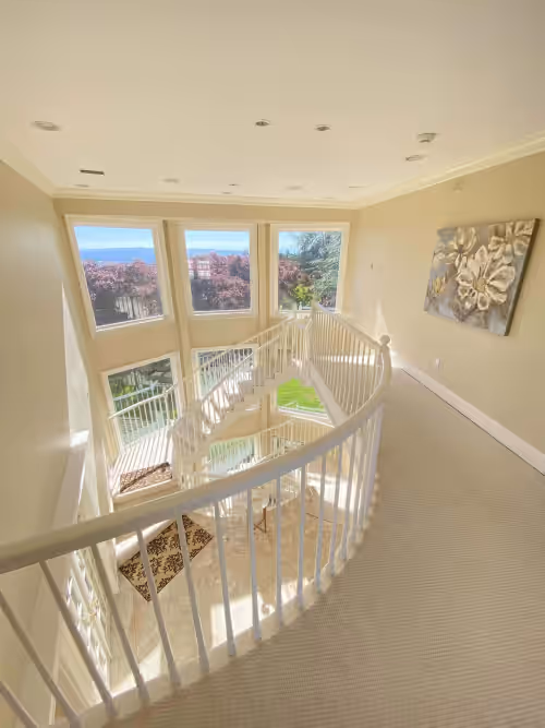 Luxury and Cozy Villa in the Vineyard (Pet Friendly!)