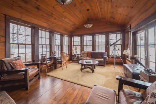 STUNNING 300 ACRE LAKE ESTATE 1.5 hr away! FAB Boathouse/&Barn for large group, photo 2